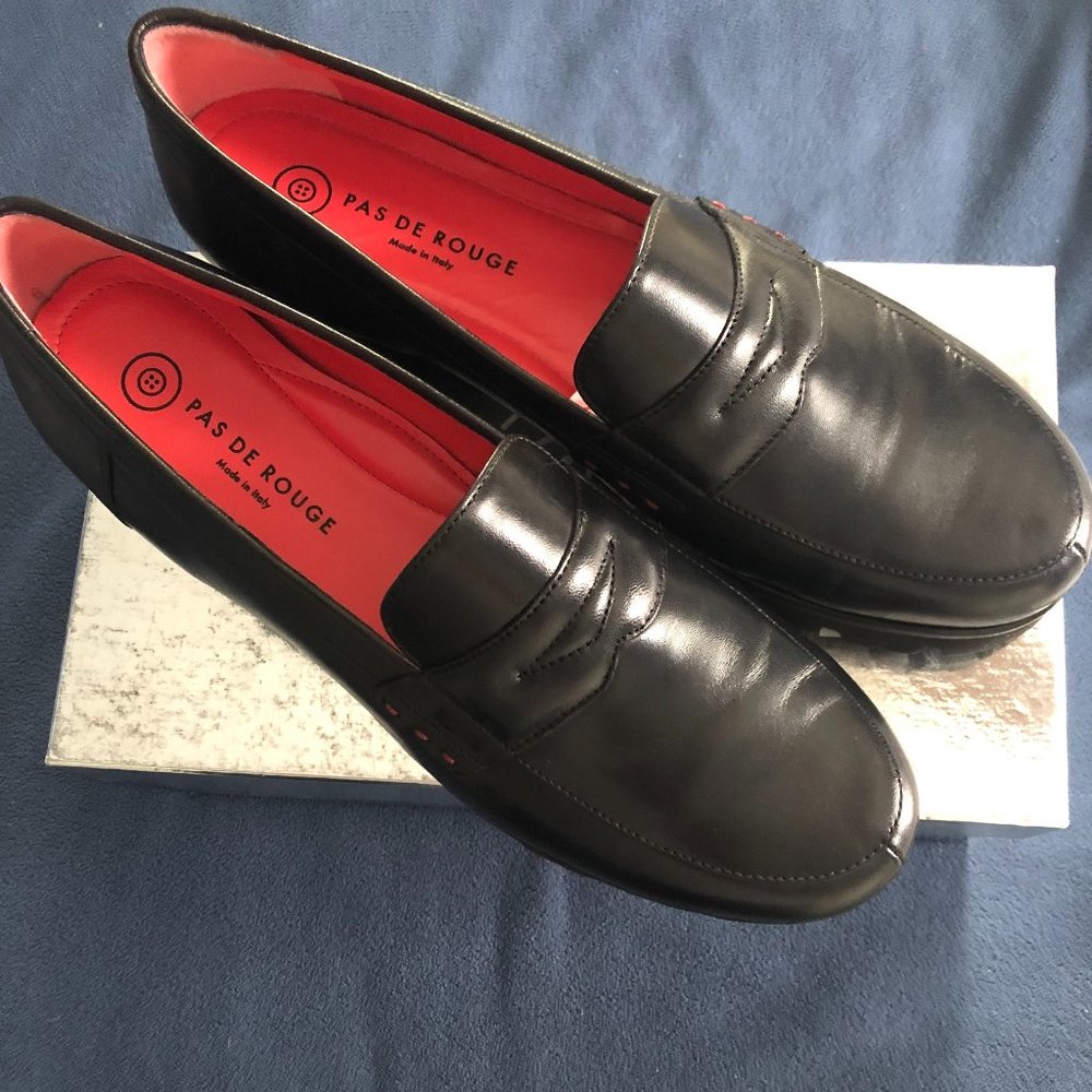 Pas de Rouge Loafer